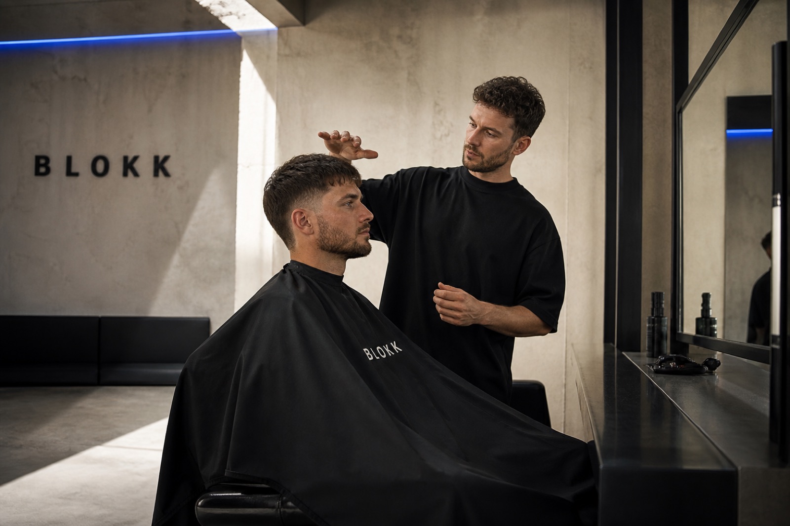 Barber bei der Arbeit im BLOKK Studio